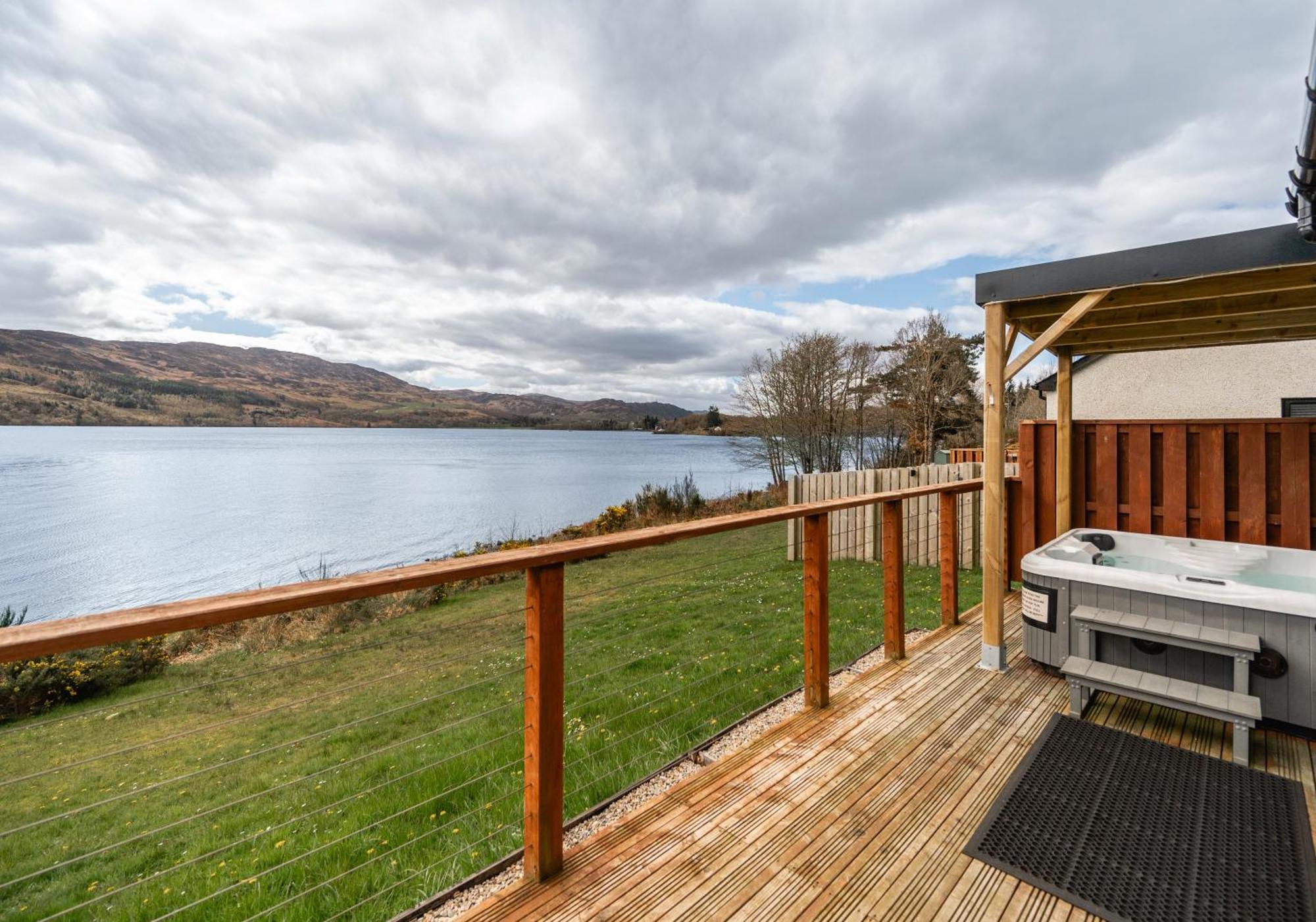 Shoreland Lodges - Holly Lodge Fort Augustus Exterior photo