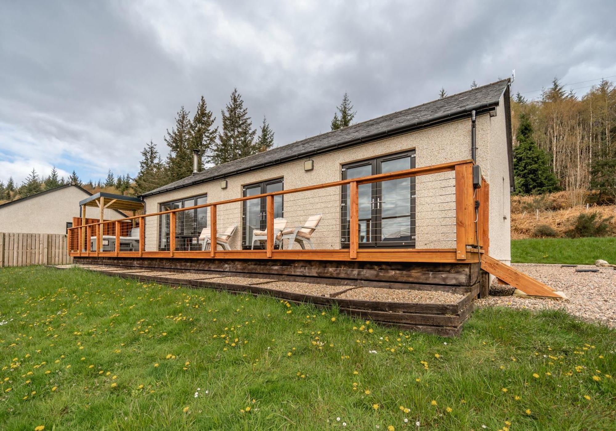 Shoreland Lodges - Holly Lodge Fort Augustus Exterior photo