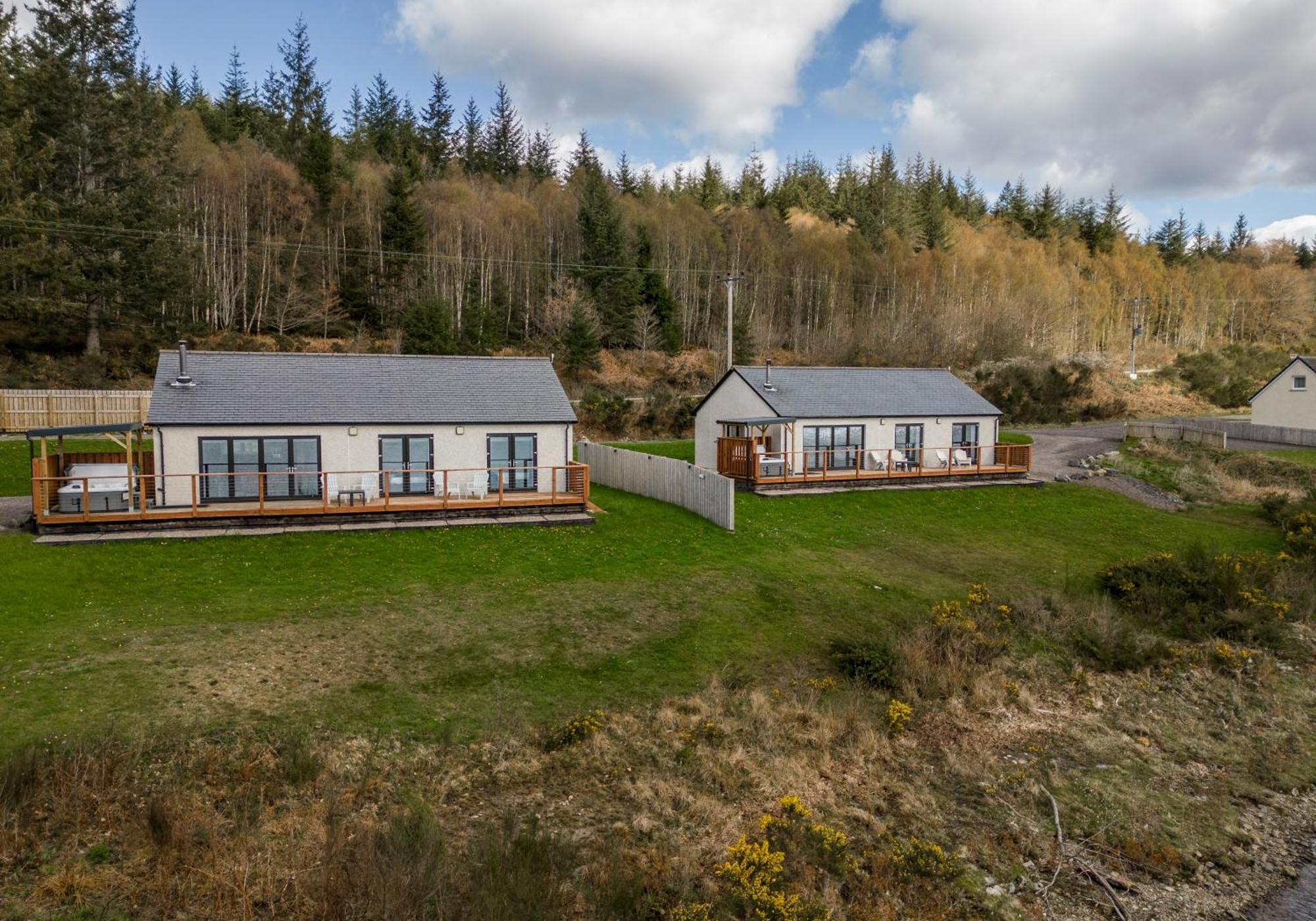 Shoreland Lodges - Holly Lodge Fort Augustus Exterior photo